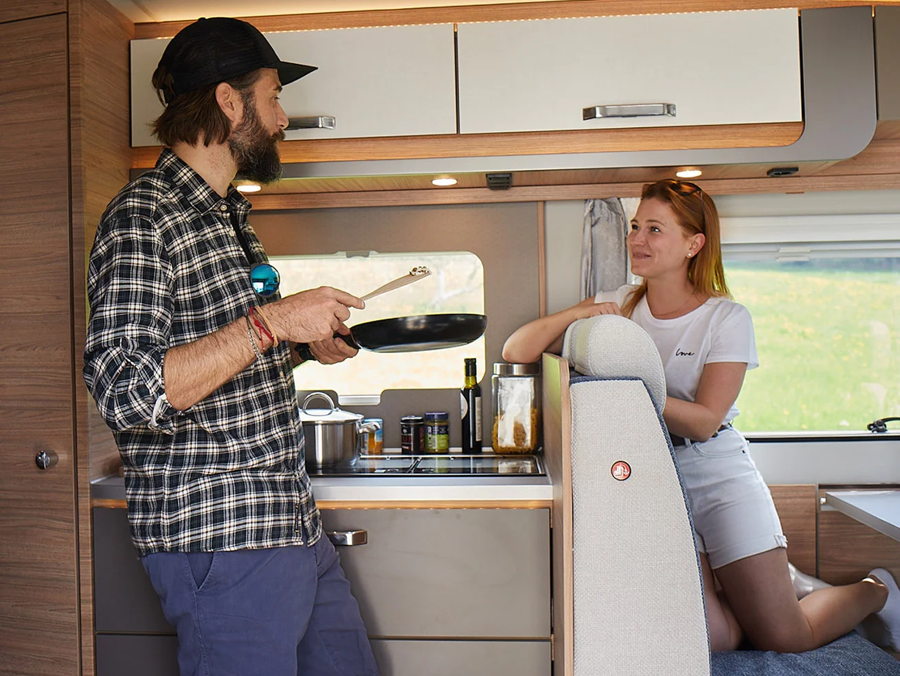 Rentandtravel Fahrzeuge Fahrzeugausstattung Content Kochen 01